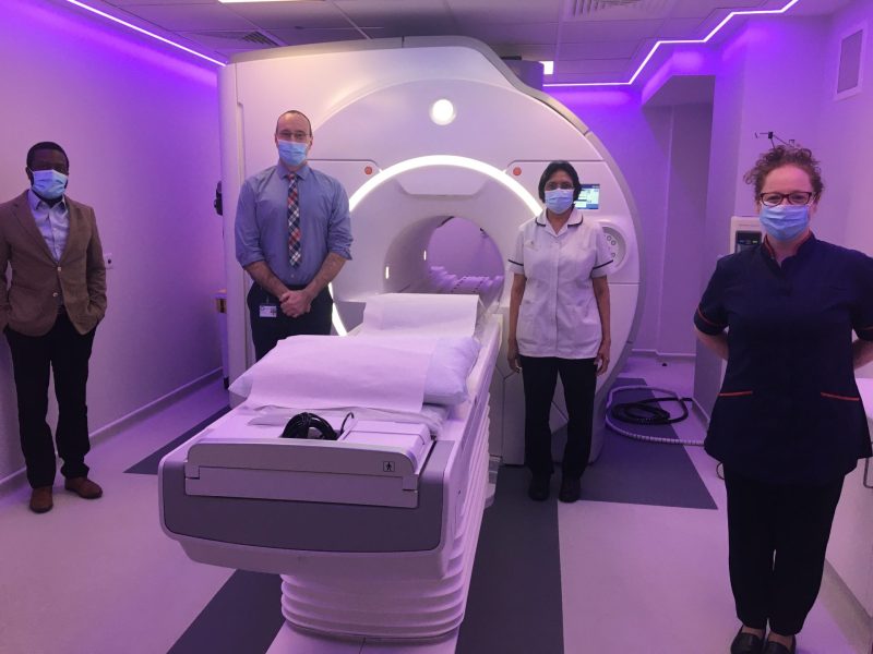 Hendon Hospital Gets New Top Of The Range Mri Scanner 5687